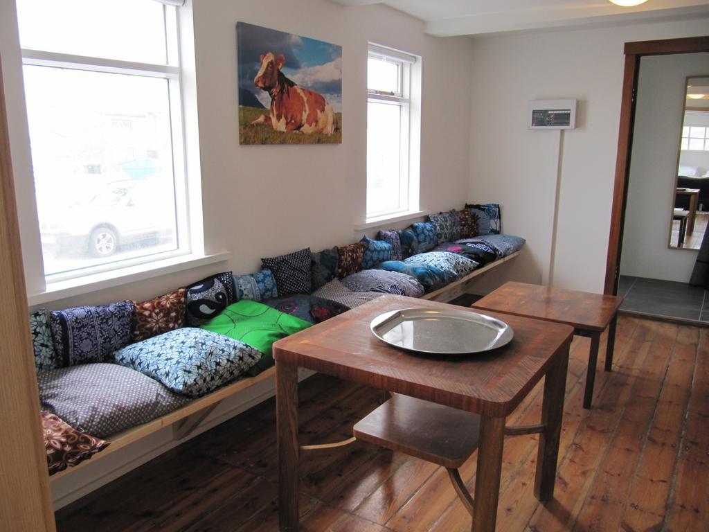 Grand-Inn Bar And Bed Saudarkrokur ภายนอก รูปภาพ